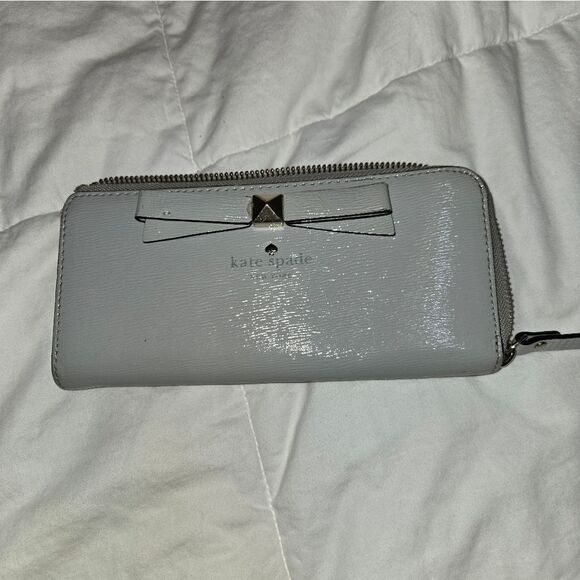 Kate Spade Ligth Gray And Silvet Wristlet - Picture 13 of 13